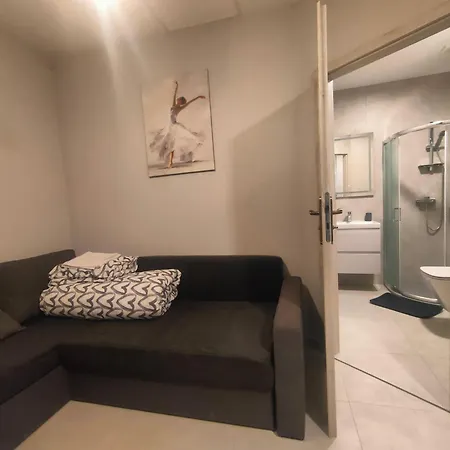 Amber Apartment *